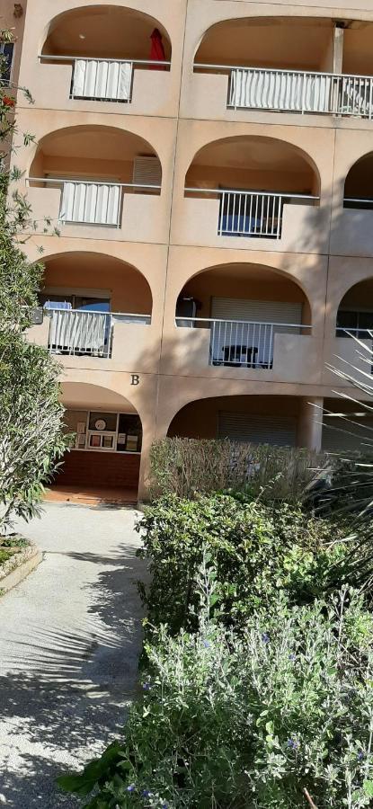 Les Iles D'Or Au Port De Hyeres Grand Studio Climatise מראה חיצוני תמונה